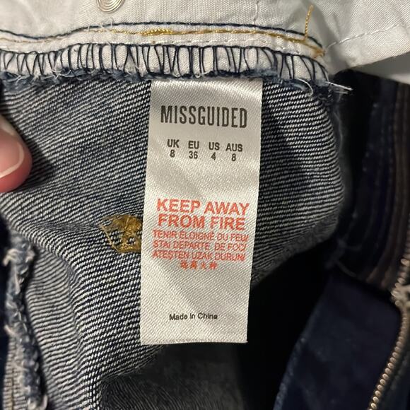 Missguided Riot High Rise Mom Jeans - Picture 9 of 10